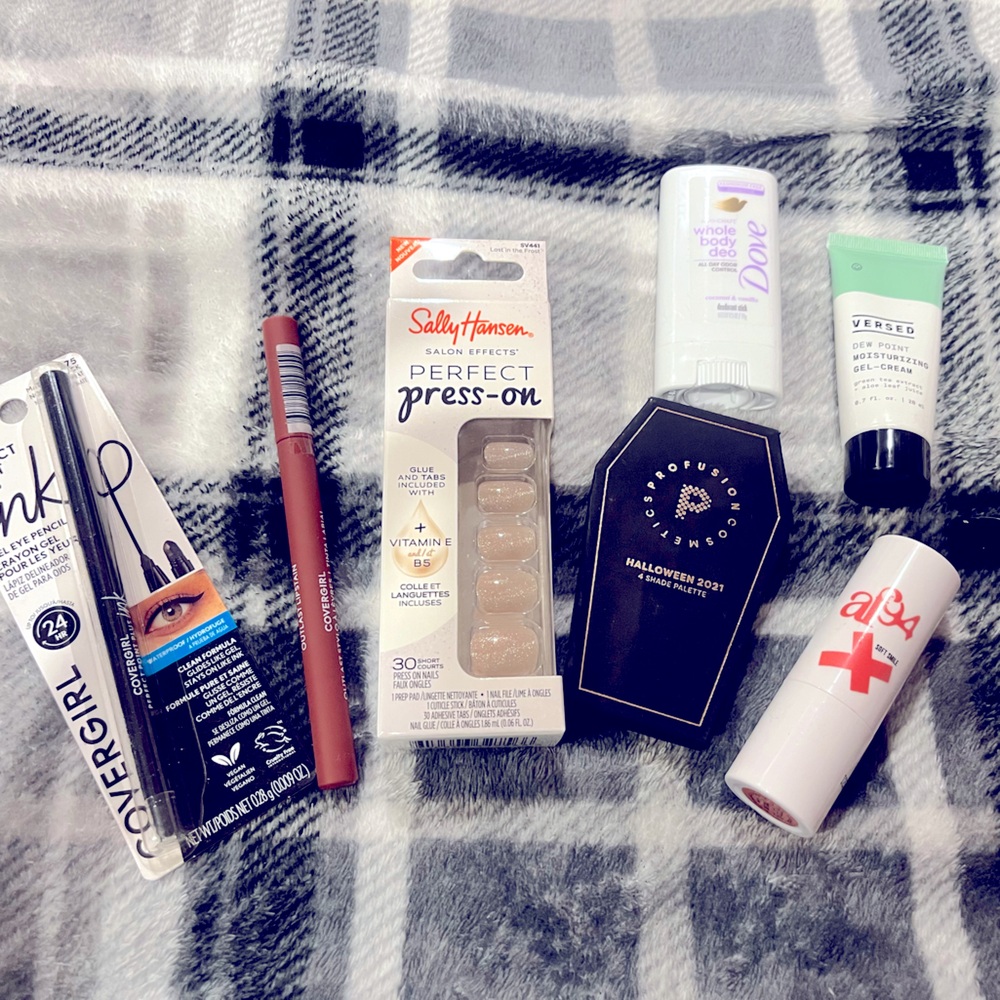 🆕 NEW BEAUTY BUNDLE 💄 MAKEUP  💁🏼‍♀️ NAILS👋 EYE LIP FACE COVERGIRL DOVE HALLOWEEN